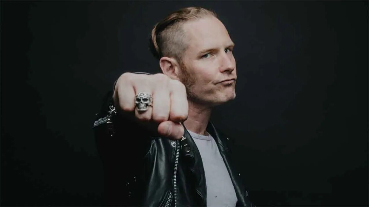 Corey tailor. Corey taylor 2025. кори тейлор слипкнот 2025.