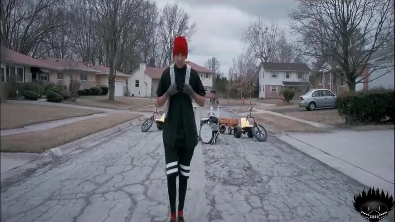 Twenty one pilots stressed out на русском. Одежда из клипа stressed out twenty one pilots. одежда из клипа stressed out twenty one pilots шорты. mosquito stressed out.