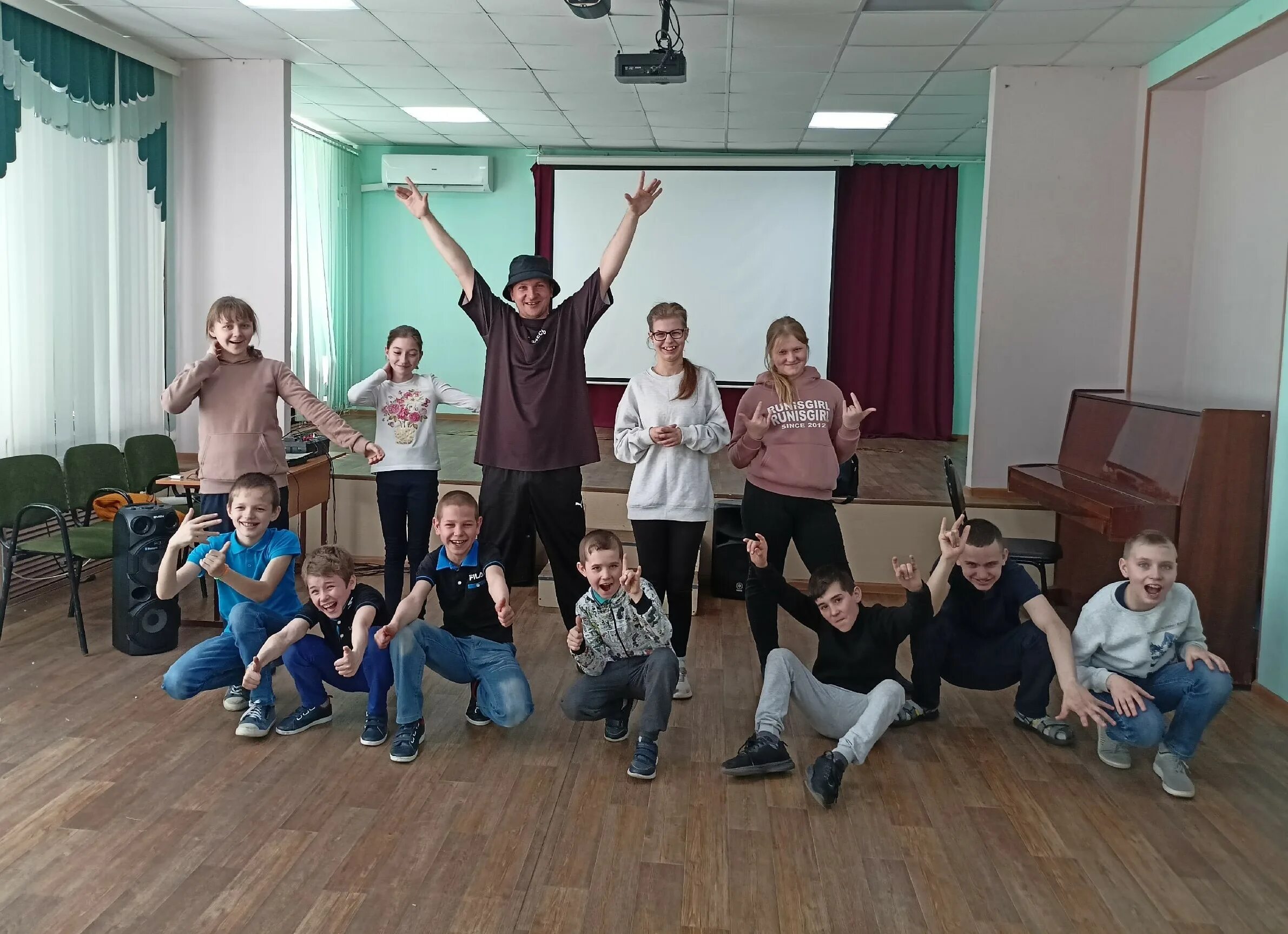 Каменская школа интернат 2. Гбоу ро ростовская-на-дону школа-интернат спортивного профиля. Гбоу ро школа интернат. Специальная школа интернат каменск-шахтинский. 28 школа новочеркасск.