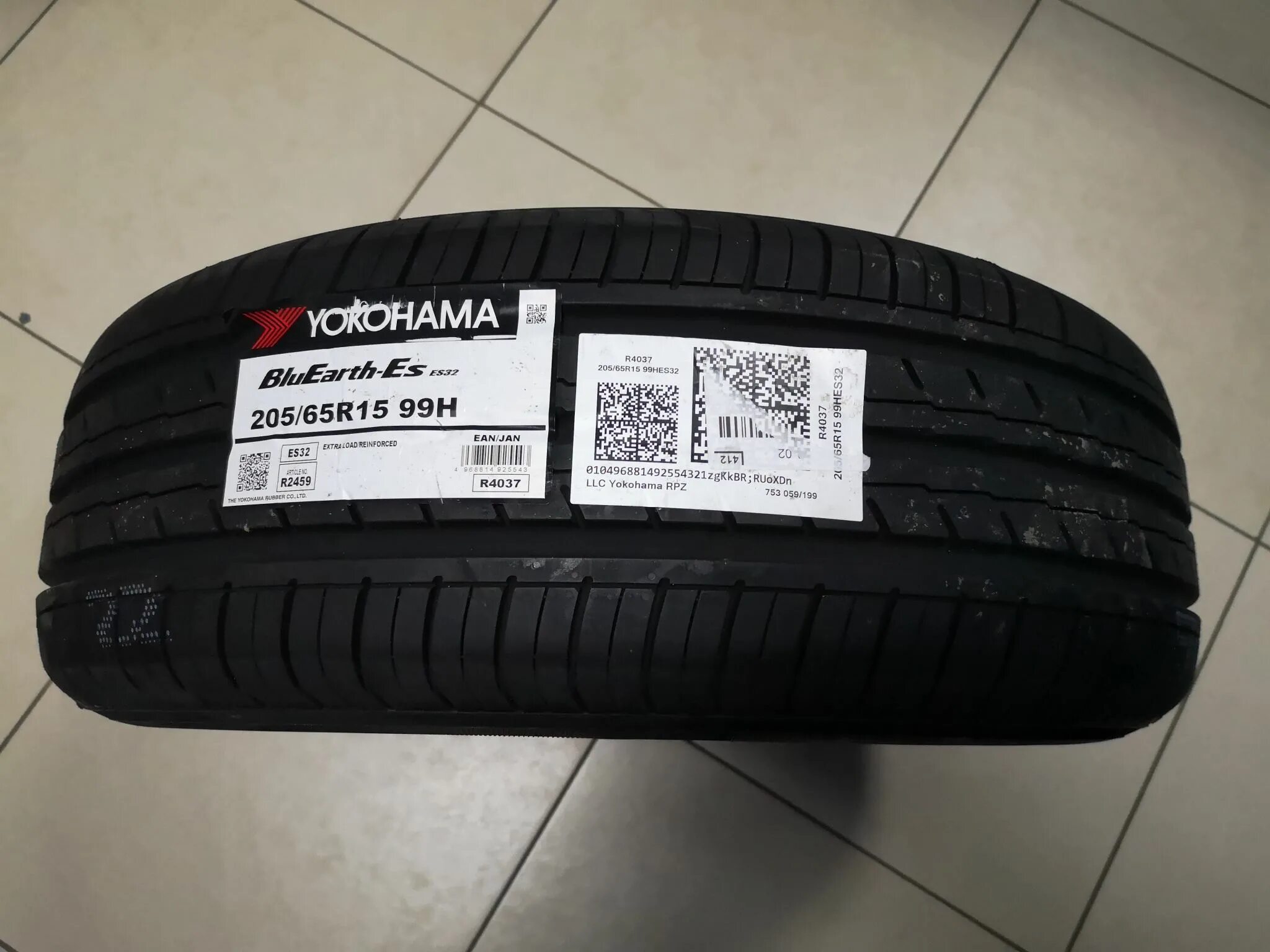 Yokohama BLUEARTH es32. Резина Йокогама BLUEARTH es32. Yokohama BLUEARTH es32 Treadwear. Шины Yokohama BLUEARTH-es es32. Yokohama es32 205 55 r16 купить