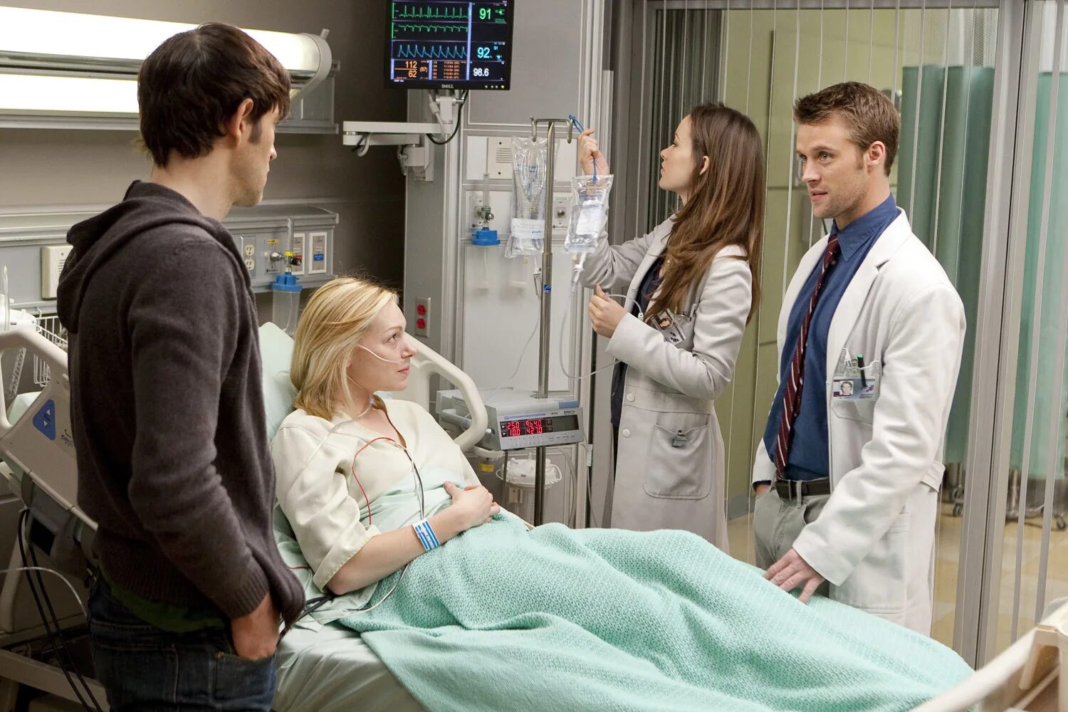 Living house m. хью лори кадры из доктор хаус. Living house m. хью лори доктор хаус кадры. Living house m.