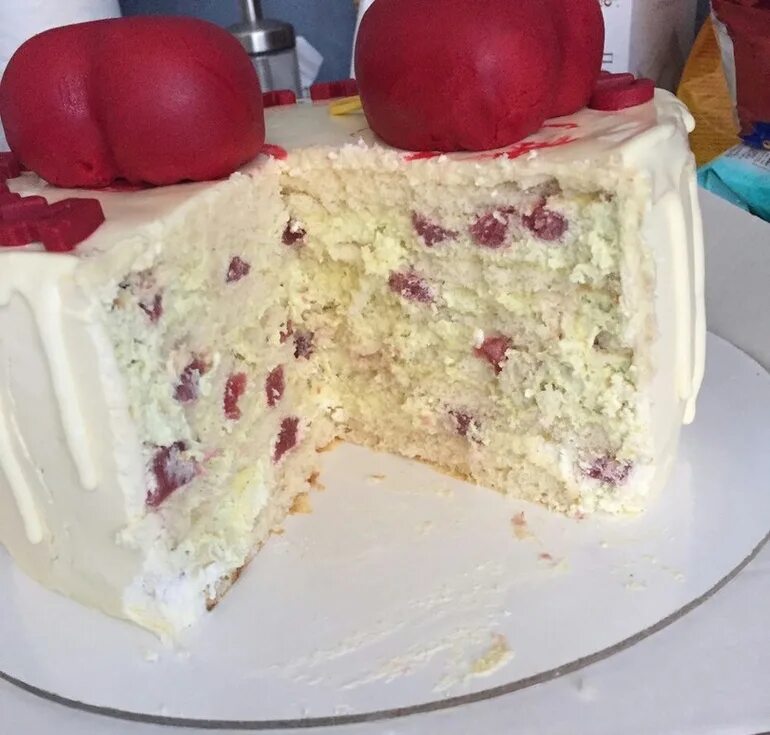 Торт творожный сметанник. Молочная девочка в мультиварке. Торт молочная девочка с клубникой. Молочная девочка в мультиварке. Бисквит молочная девочка.