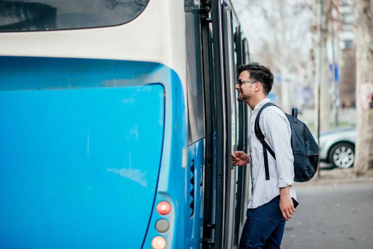 Who on the bus. Люди в транспорте. Get on транспорт. Мужчина в автобусе. Транспорт Сток.