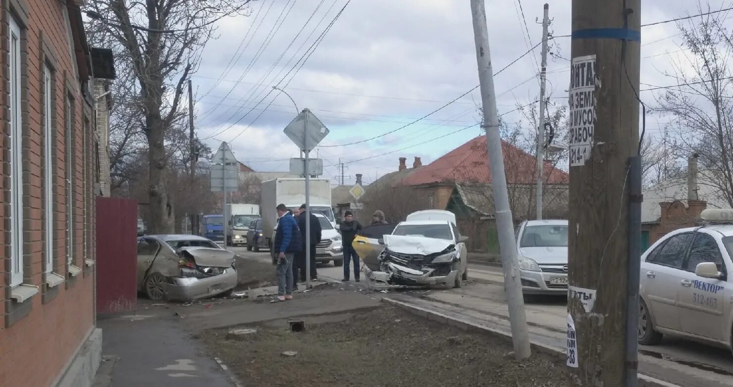 Что творится в таганроге. Авария в социалистическом.