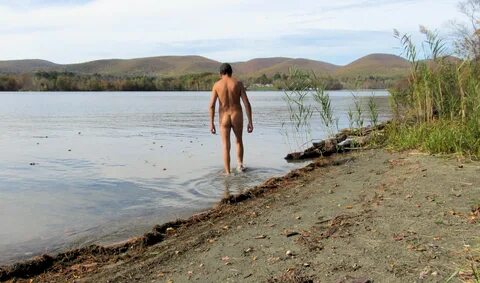 Man skinny dipping.JPG. w:en:public domain. 
