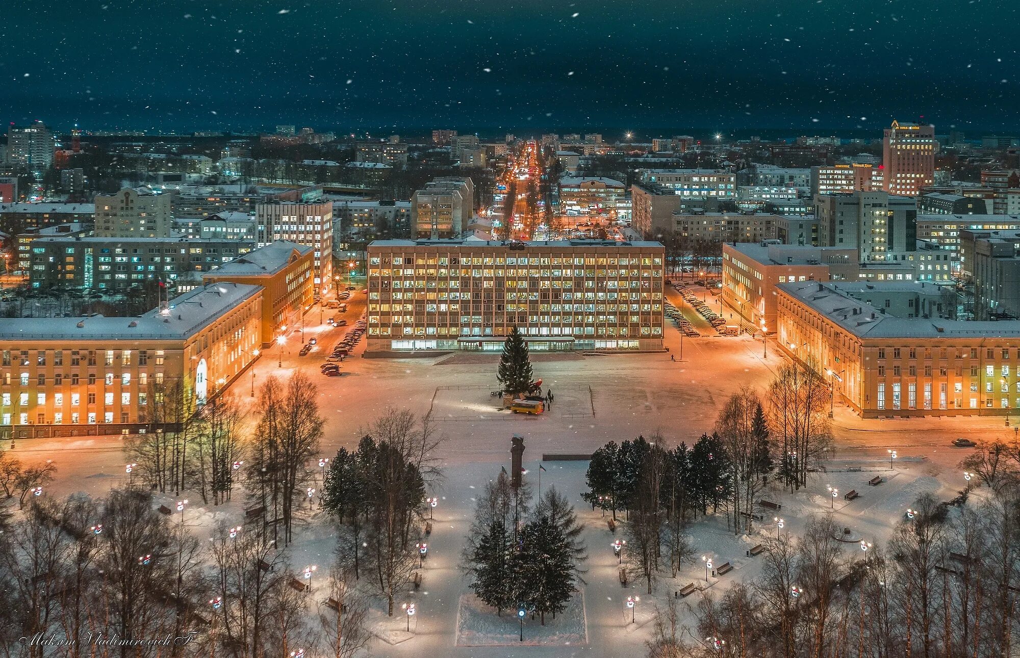 Сайты города сыктывкар. Республика Коми Сыктывкар. Республика Коми столица Сыктывкар. Сыктывкар центр Республики Коми. Ночной Сыктывкар зимой.