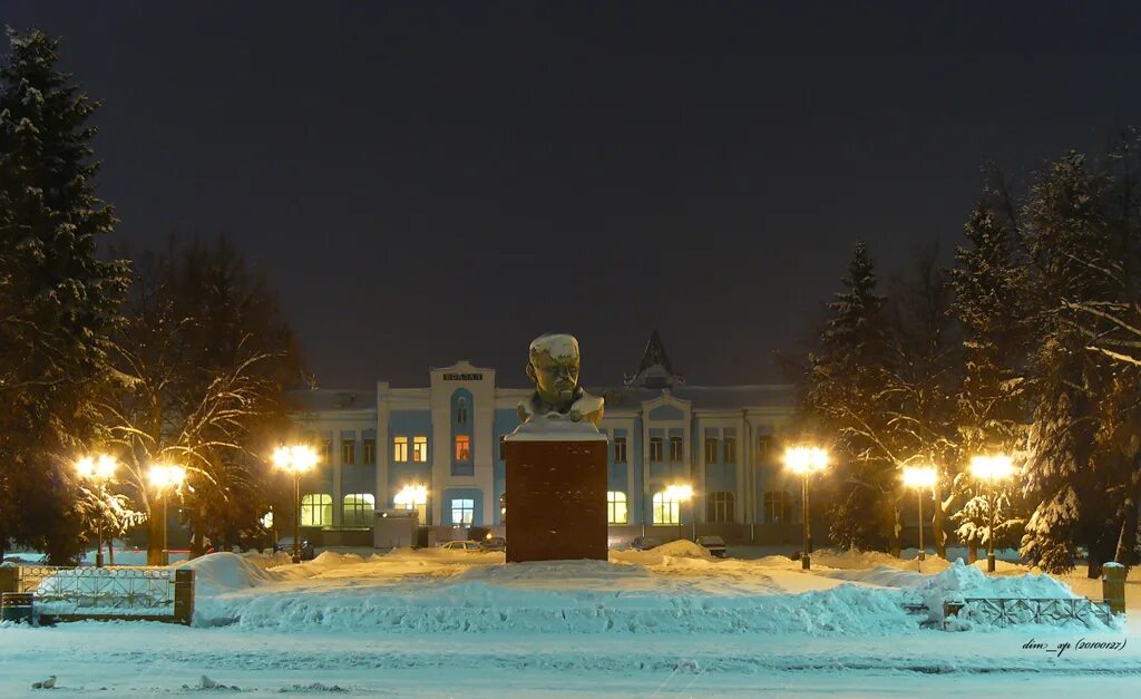 Г Ртищево Саратовская область. Парк города Ртищево Саратовской области. Новый фонтан в городе Ртищево Саратовской области. Никольский храм Ртищево.