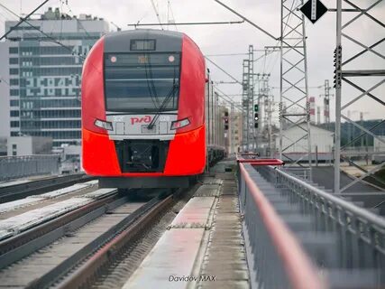 По кольцевой железной дороге курсируют 27 поездов