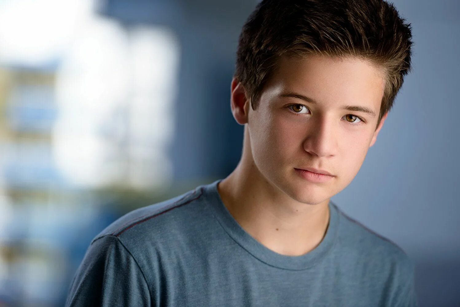 Подросток 15 лет. Франсиско лачовски модель. Дети старшего школьного возраста. Парень возраст 16. Парень возраст 16.