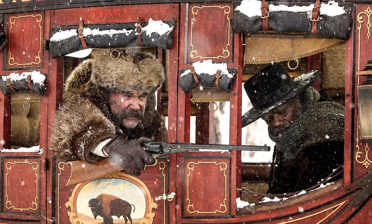 Омерзительная восьмерка. Омерзительная восьмерка (2015) the Hateful eight. Мексиканец Боб Омерзительная восьмерка. Омерзительная восьмерка фильм 2015 Курт. Квентин Тарантино в фильме Омерзительная восьмерка.