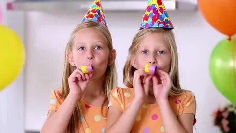 Blow a party horn перевод