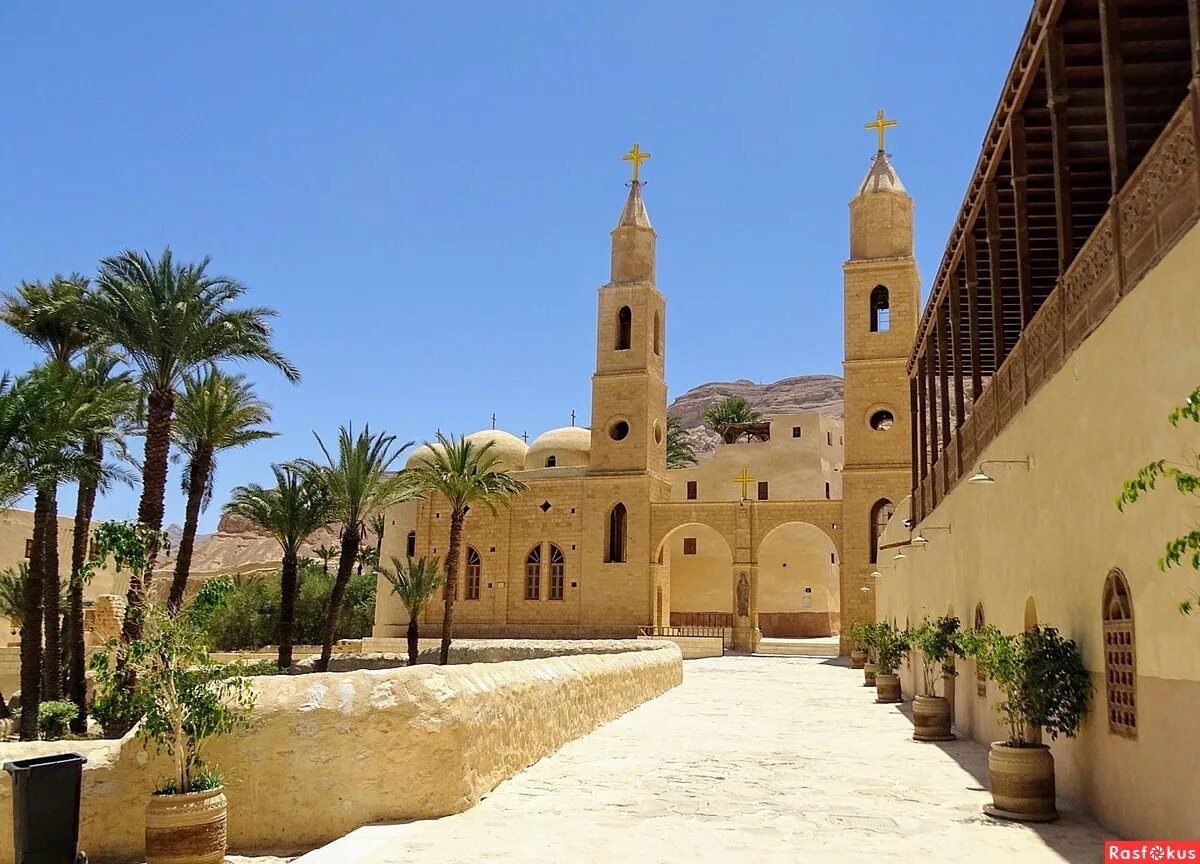 Монастырь святого антония. Монастырь св антония в египте. Монастырь святого антония, восточная пустыня, египет. Монастырь прп. Хургада монастыри святого антония и святого павла.
