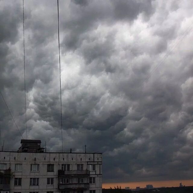 Гроза в Москве. Гроза в Москве сейчас. Торнадо в Москве 13 июля 2016 ночью. Гроза в Москве фото. Текст несколько раз ночные июльские грозы обрушивали