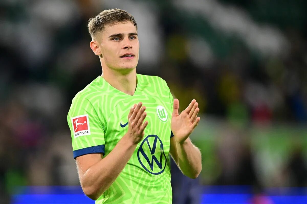 Тоттенхэм. Мики ван де вен вольфсбург. Высокие футболисты. Микки ван де вен. Ван де вен тоттенхэм.