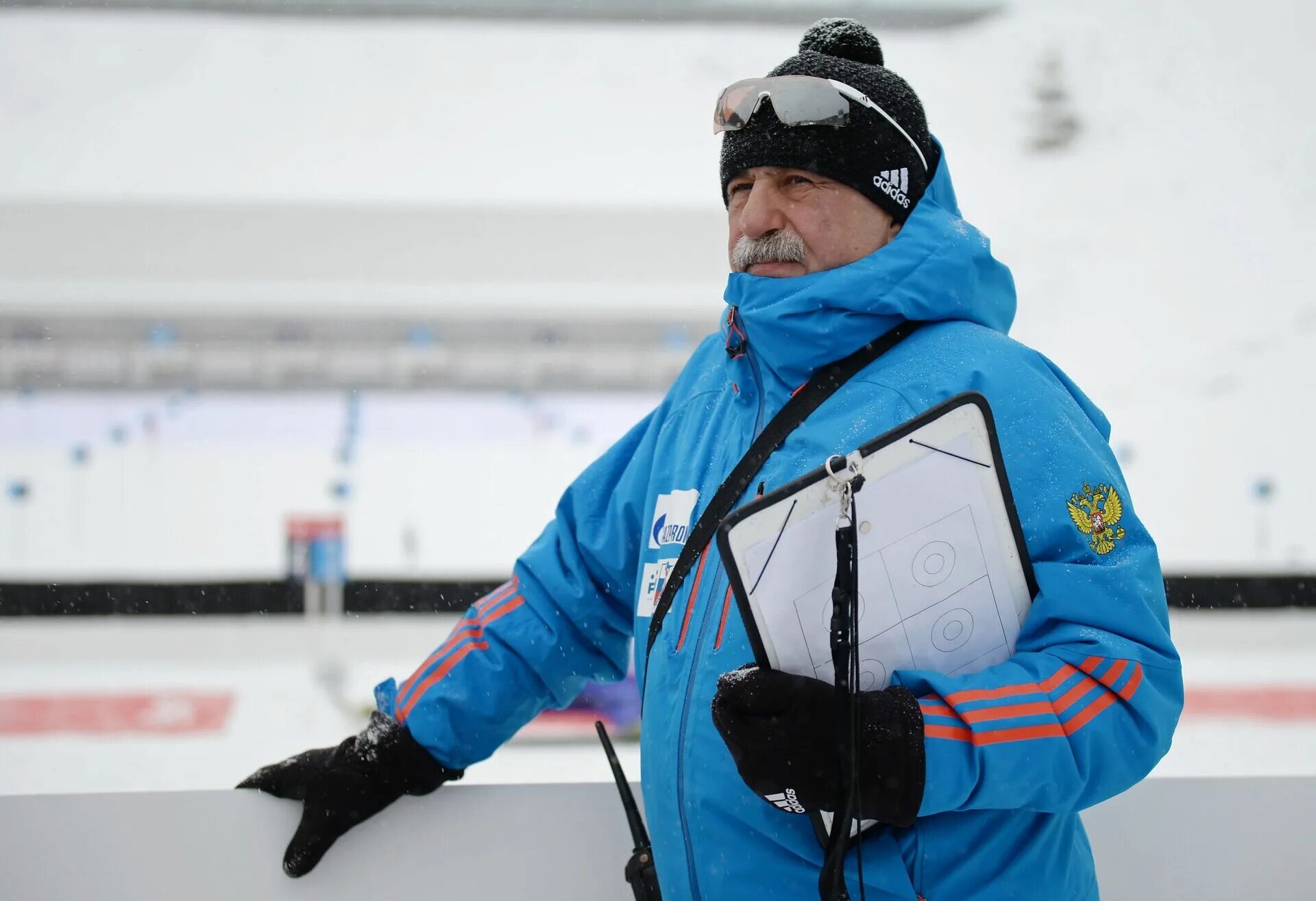 Тренеры биатлонистов. Тренеры биатлонистов. Мазе тренер биатлон. Тренер башкиров биатлонист. Касперович тренер биатлон.