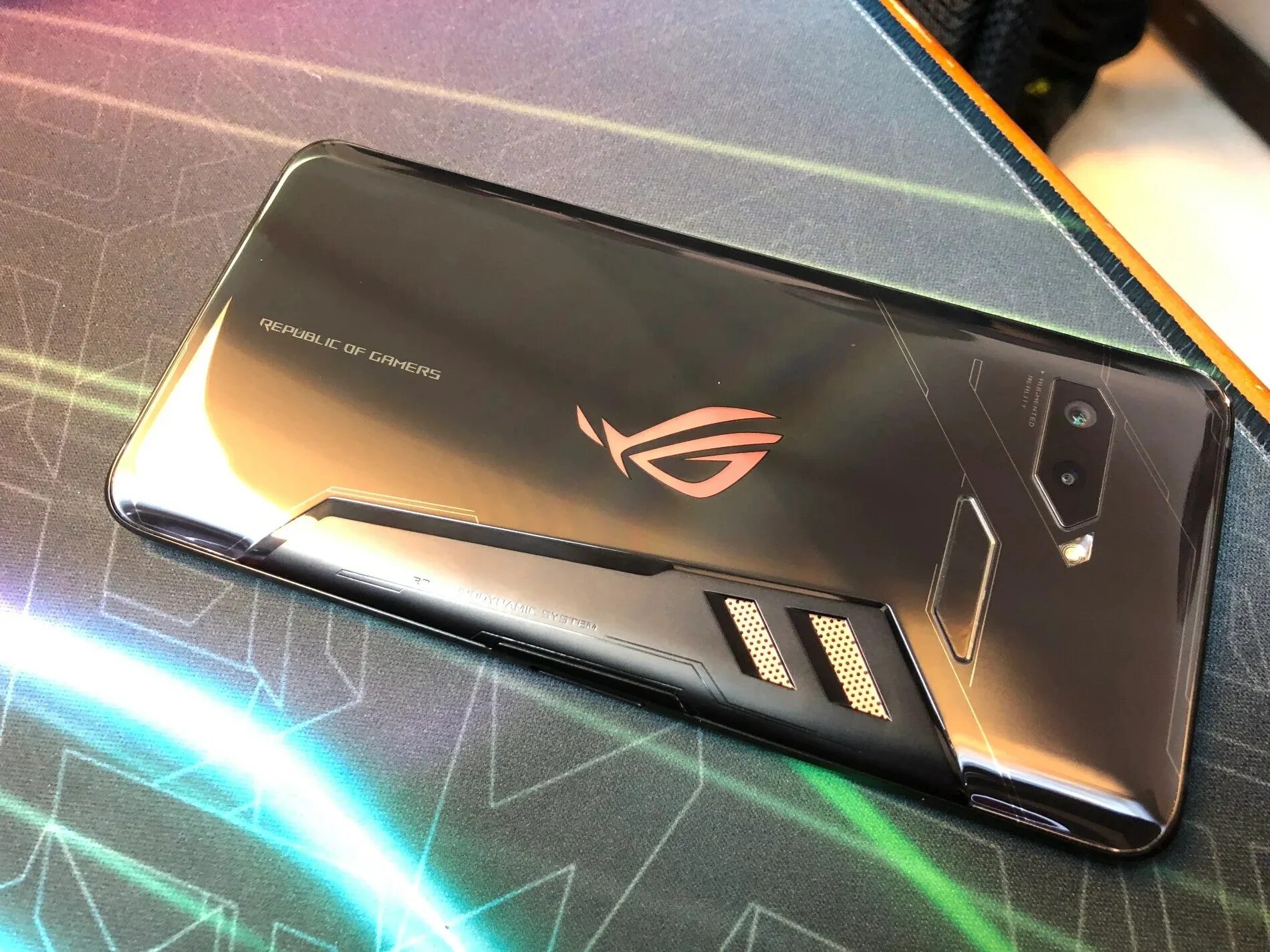 ASUS ROG 5. ASUS ROG Phone 5. ASUS ROG Phone белый. ASUS ROG Phone 7 Pro. Рог фон характеристики