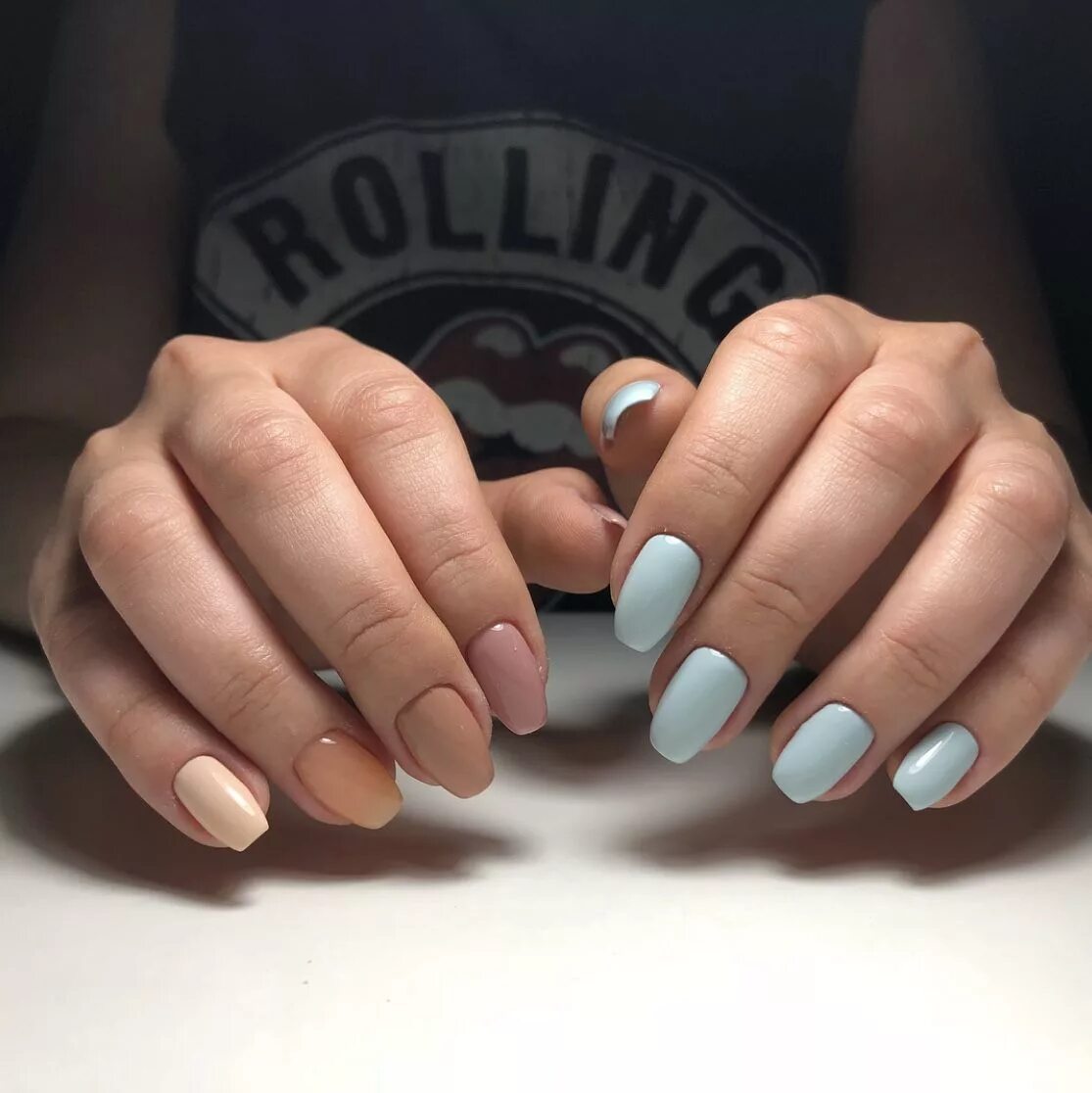 Нюдовый маникюр разными цветами Pin by Алёнча on маникюр Nails, Pretty nails, Manicure
