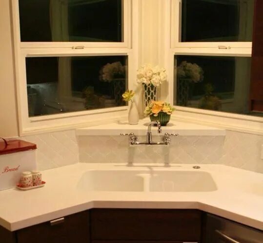 10 популярных идей на тему "kitchen ideas with corner sink" для вдохновения