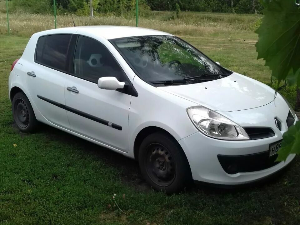 рено клио хэтчбек белый. рено сандеро казань. Renault sandero (сандеро) 1. рено логан 1 2014. авито липецк рено с пробегом.