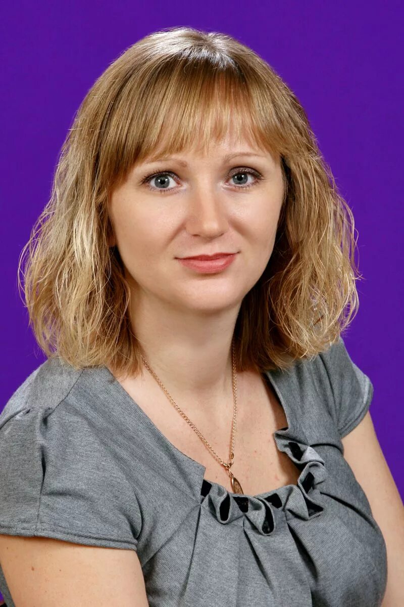 Воспитательница детсада. Жена воспитательница. Воспитатель. Жена воспитательница. Фотосессия воспитателя.