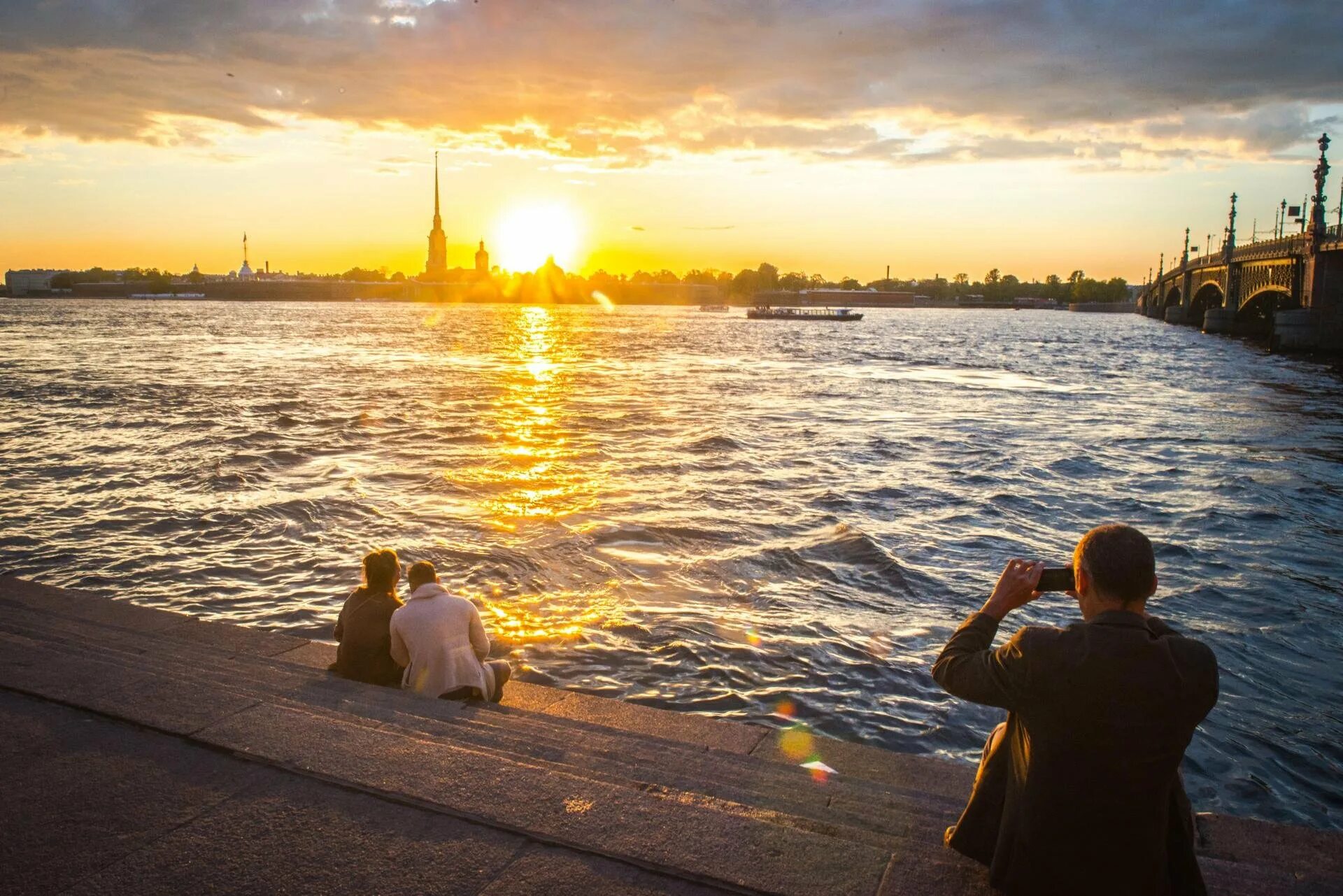 Прогулка вечером. Романтический закат. Из питера с любовью. Городская фотосессия. Природа любви спб.