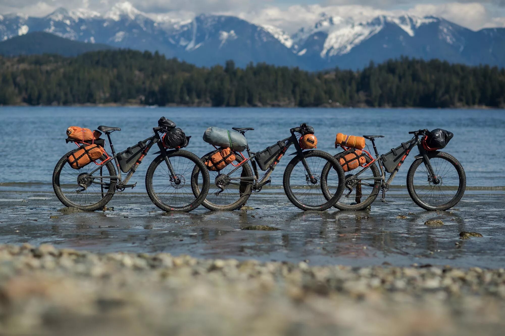 Bike tour. Велотуризм байкпакинг. Гонщицкий велотуризм. Touring Bike time. Велотуризм. Велопоходы Хибины.