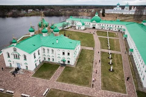 Подворье свирского