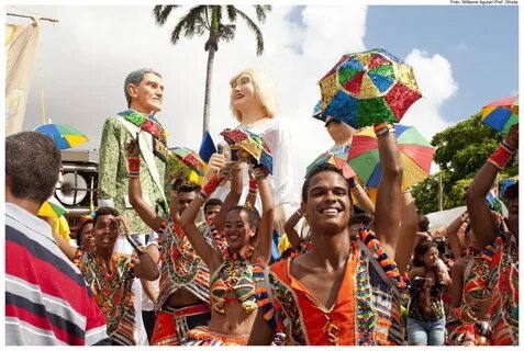 Munguzá do Zuza e Bacalhau do Batata - Carnaval 2013 (8496866833).jpg. 