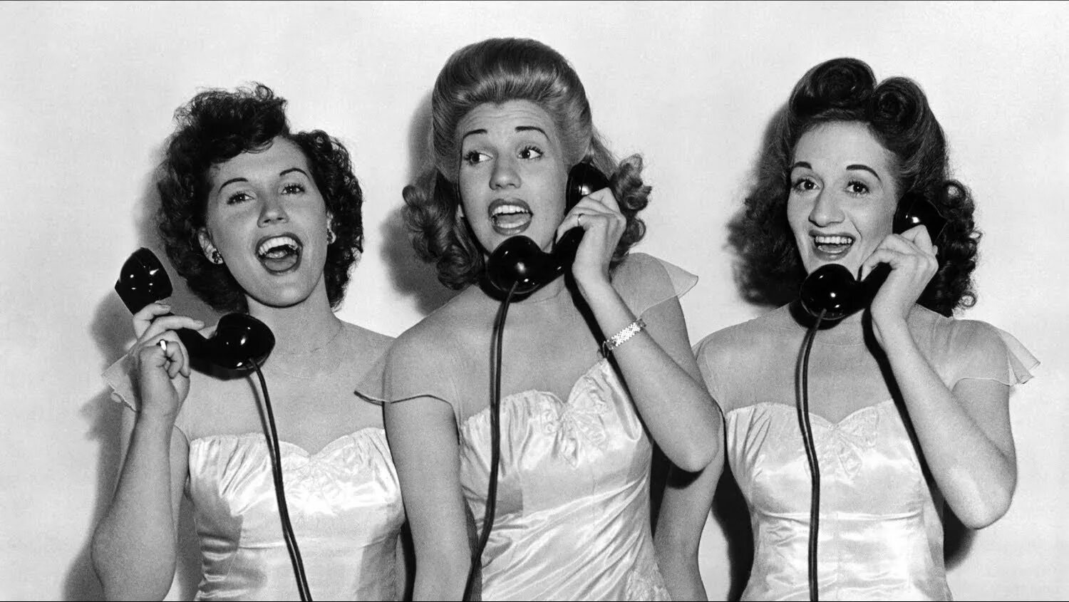 The Andrews sisters. Лаверн Софи Эндрюс. The Andrews sisters фото. Andrews sisters 1940s.