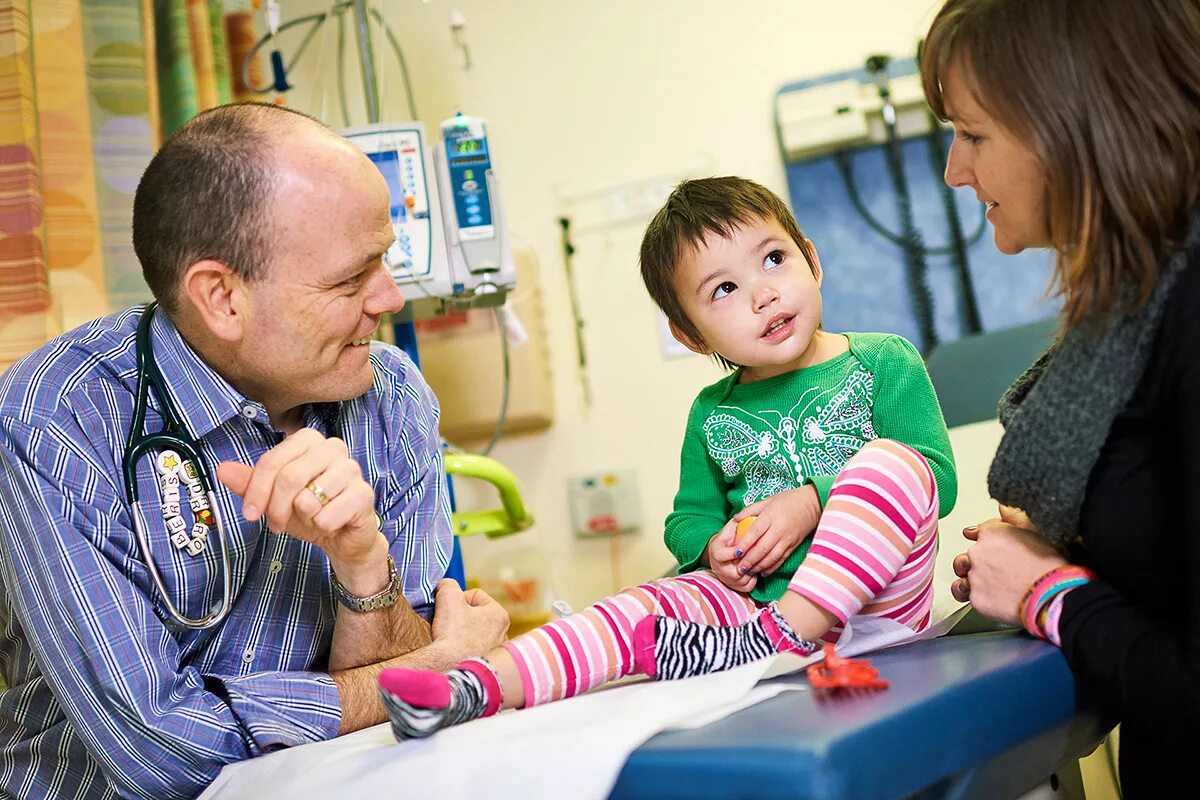 Онкология общение вк. Дети с онкологическими заболеваниями. Ребенок с онкологией с родителями.