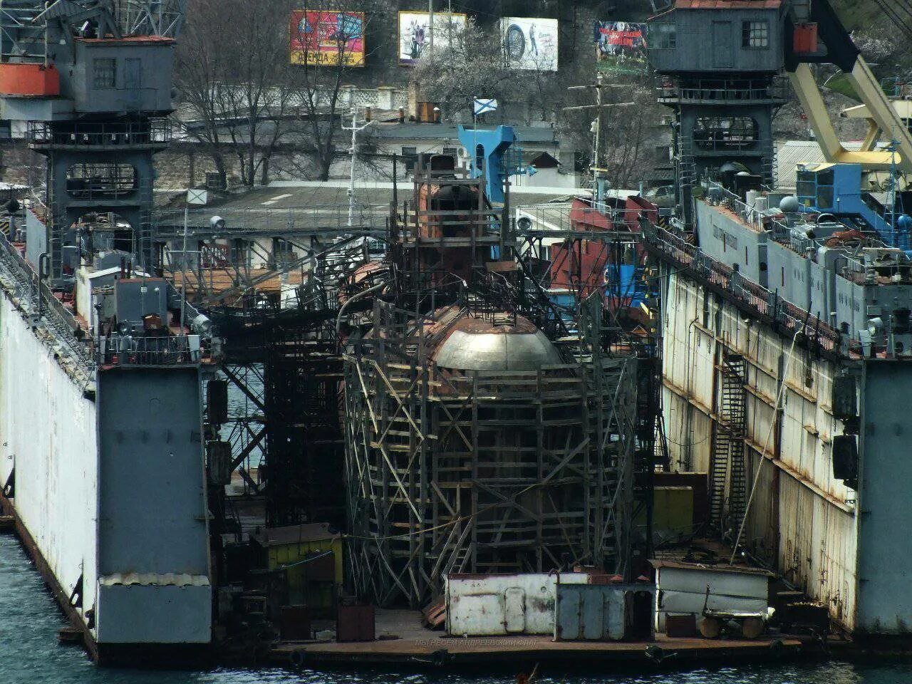 Ремонтные корабли. Б-380. Дизель электрическая подводная лодка б-380. Переборка на корабле. Корабль РЛД проект 1077.