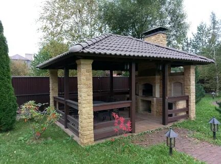 Мангальная рядом с беседкой