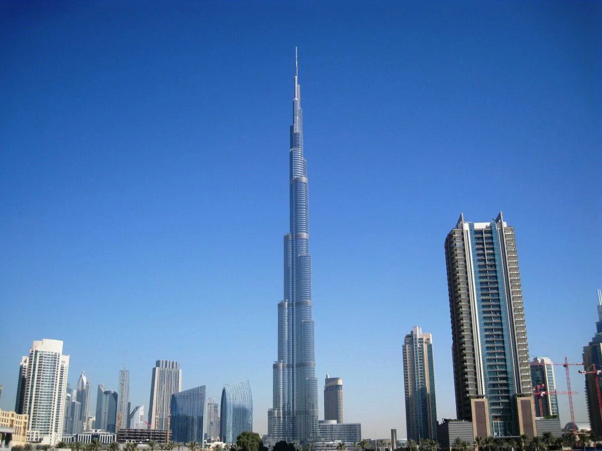 Бурдж Халифа. Небоскреб Бурдж-Халифа. Башня Бурдж Халифа в Дубае. Бурдж-Халифа (828 м). Дубай, ОАЭ.