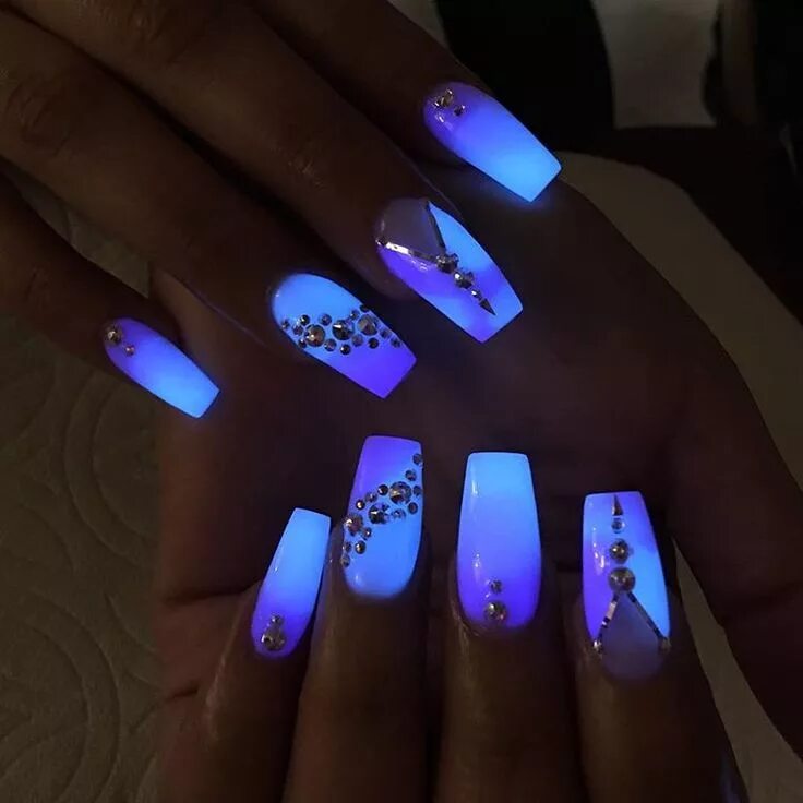 Accesorie42 Glow nails, Dark nail polish, Nail polish