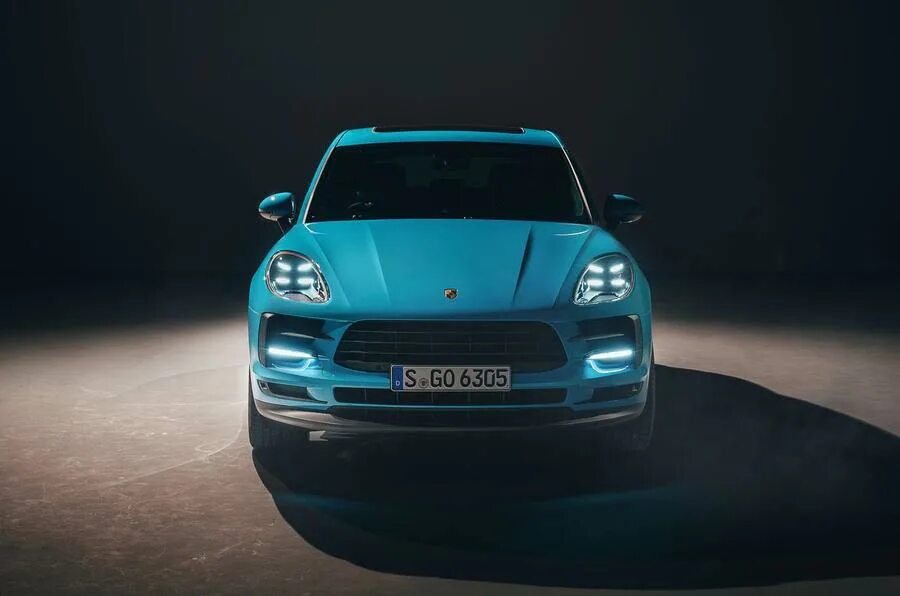 Макан обои на телефон. Porsche macan рестайлинг. Порше кайен macan. Porsche macan tuning. Порше макан голубой.