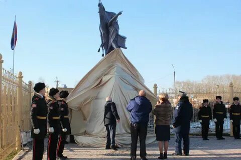 Выступил на открытии памятника