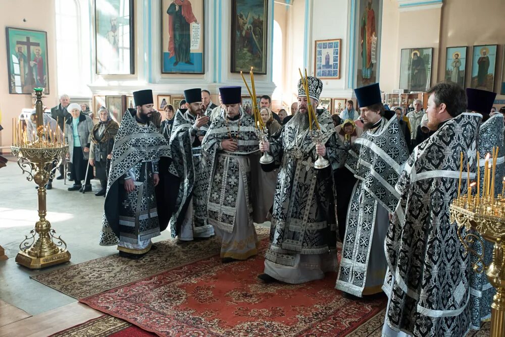 Архиерейские богослужения Пензенская епархия. Пензенская епархия Архирейское богослужение. Храм Богоявления в Мокшане. Служба храм поселок Оболенск. Архиерейское богослужение пензенская епархия