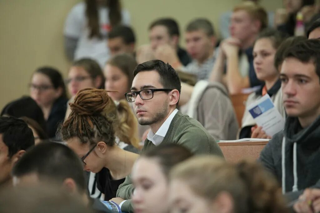 Сайты вузов екатеринбурга. Уральский педагогический институт. Педагогический университет Екатеринбург. Институт филологии и межкультурной коммуникации УРГПУ. УРГПУ ЕКБ Космонавтов.