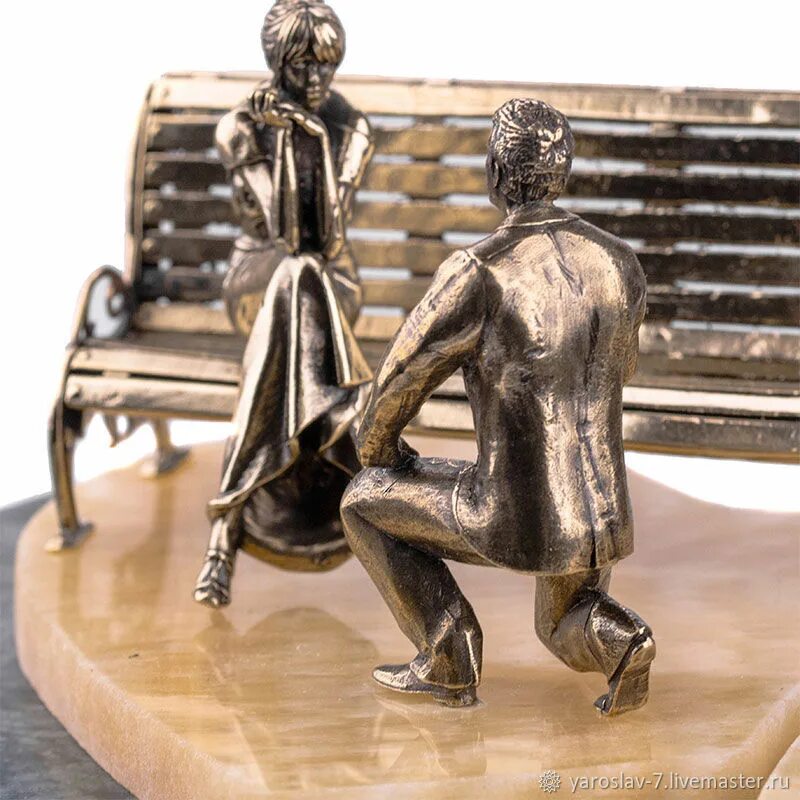 Статуэтка предложение. Композиция предложение. Композиция предложение. Статуэтка дерево фотоаппарат. Композиция предложение.