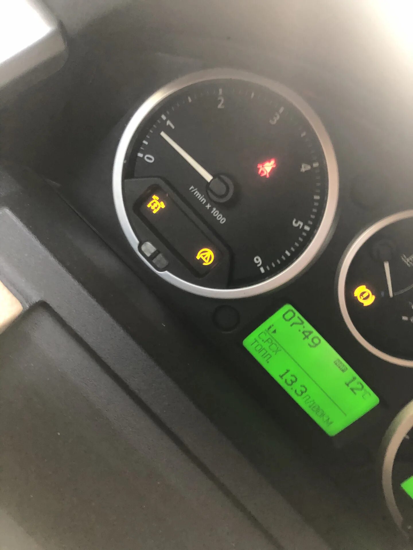 0 картинки. Ленд ровер дискавери 3 ошибка кпп. Ошибка пневмоподвески на ленд ровер дискавери 3. Система hdc land rover фрилендер 2. Дискавери 3 f на панели.