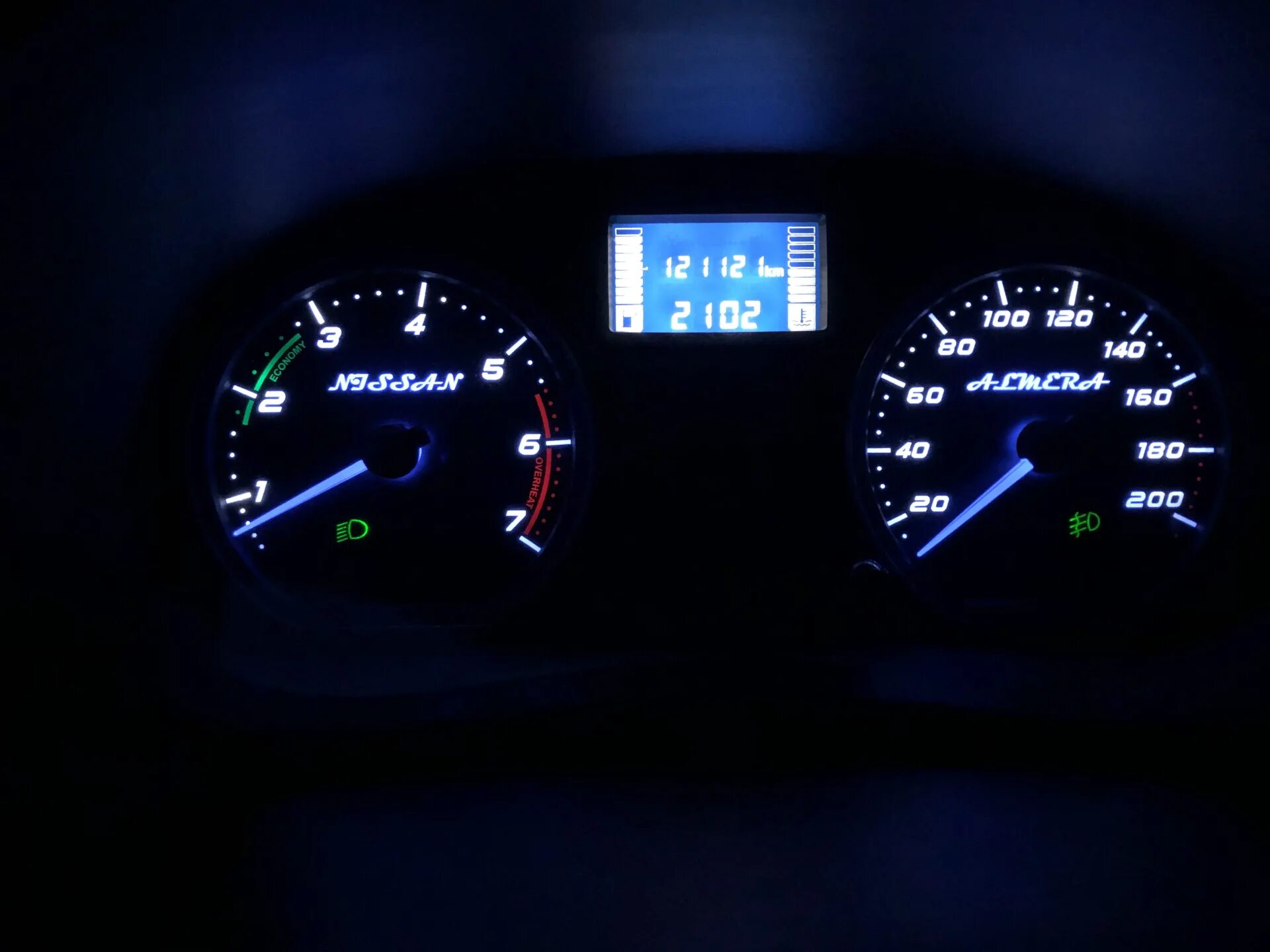 Панель приборов ниссан альмера g15. Пересвет приборки альмера g15. nissan almera. пересвет панели. пересвет приборной панели nissan almera n15. пересвет салона nissan almera n16.