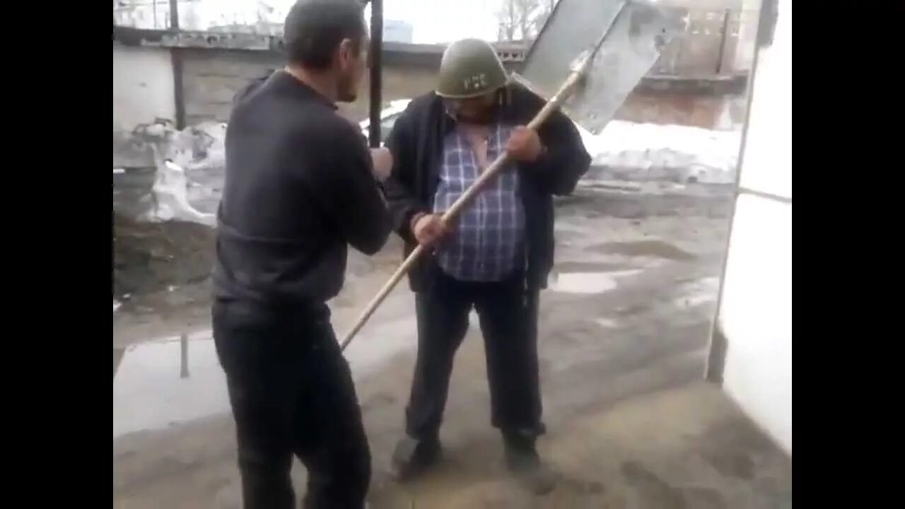 Ударил по башке. Ударил по башке