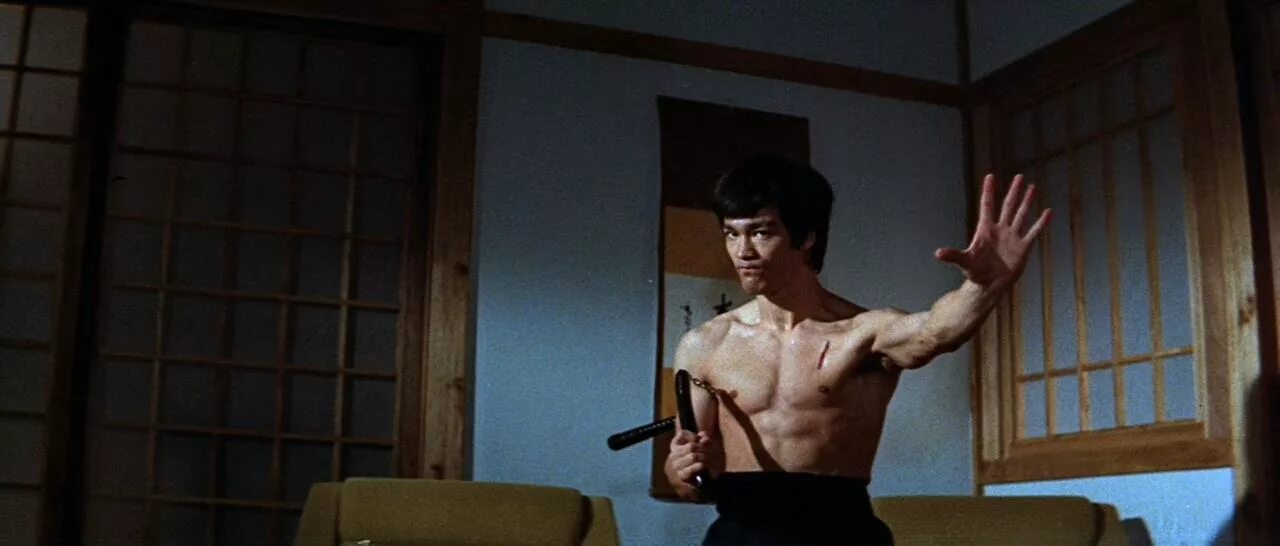 Брюс ли гифка кулак ярости. Брюс ли кулак ярости дерется. Роберт бейкер кулак ярости. Брюс ли кулак ярости брюс ли кулак ярости. Джеки чан кулак ярости 1972.