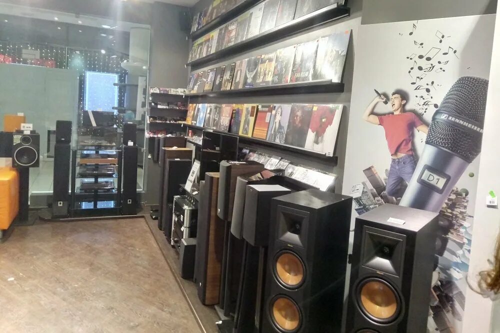 комиссионный магазин новогиреево. ломбард сотовых телефонов. комиссионный магазин внутри. комиссионки радиоаппаратуры. победа, люберцы, смирновская улица, 18/20.