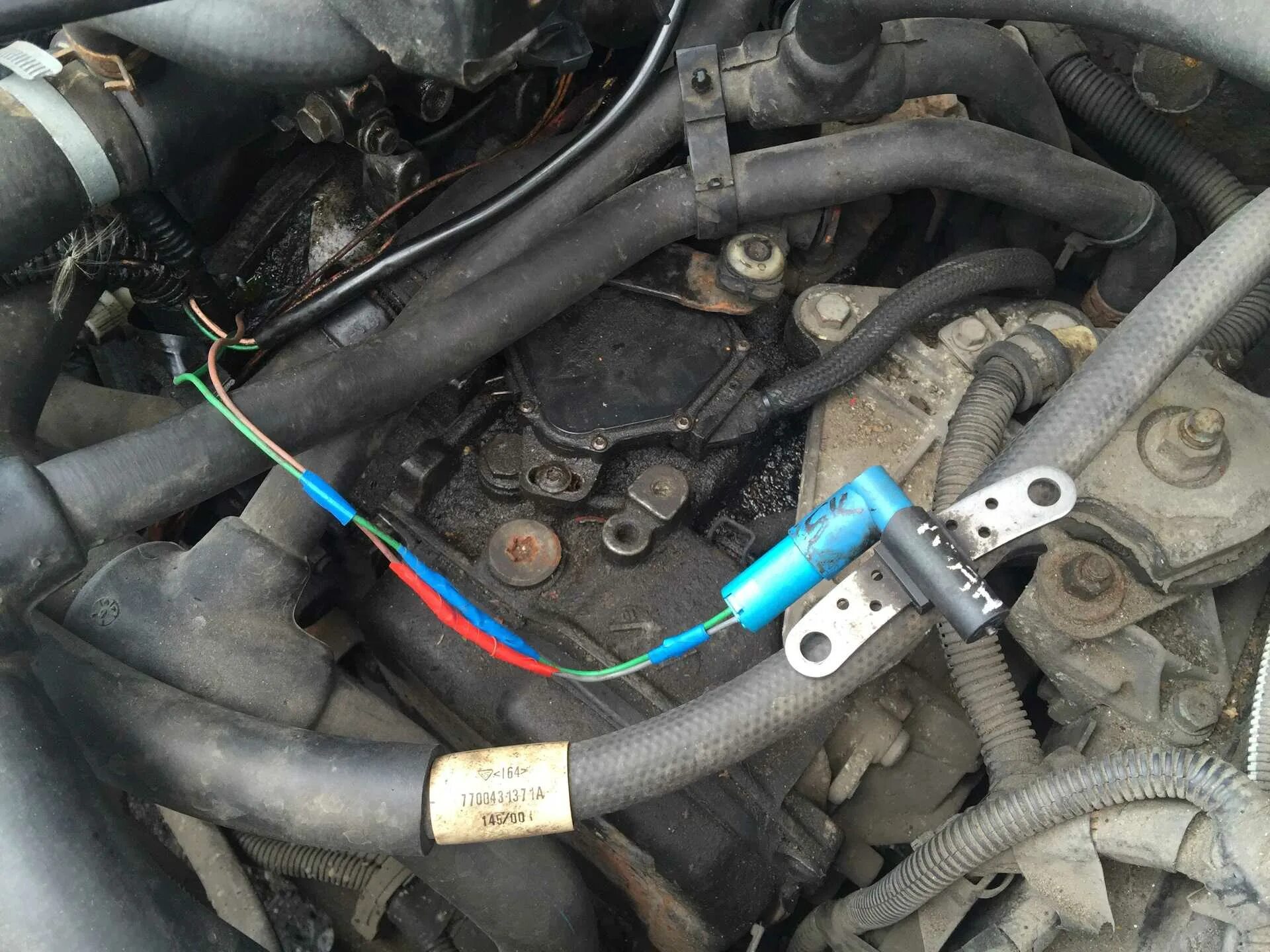 4 артикул. 6 8 клапанов. Датчик коленвала 2006 рено логан. 6. Датчик коленвала рено логан 1.