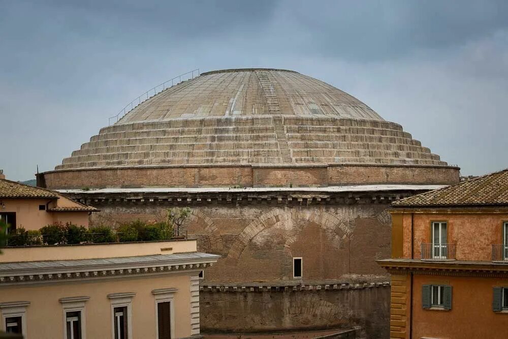 Пантеон рим. Храм пантеон в риме. Купол в риме. Окулюс римский пантеон. Купол пантеона в риме.