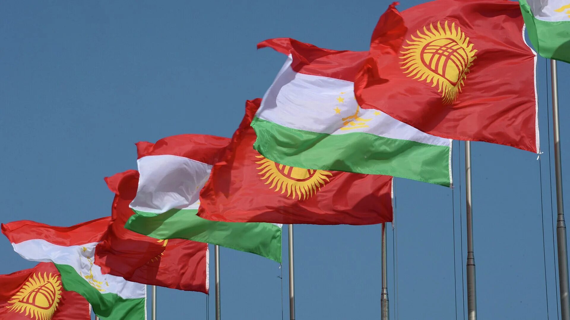 Tajikistan vs. Узбекистан vs таджикистан. Таджикистан и кигазстана флаги. Таджикистан белоруссия. Germany vs uzbekistan.