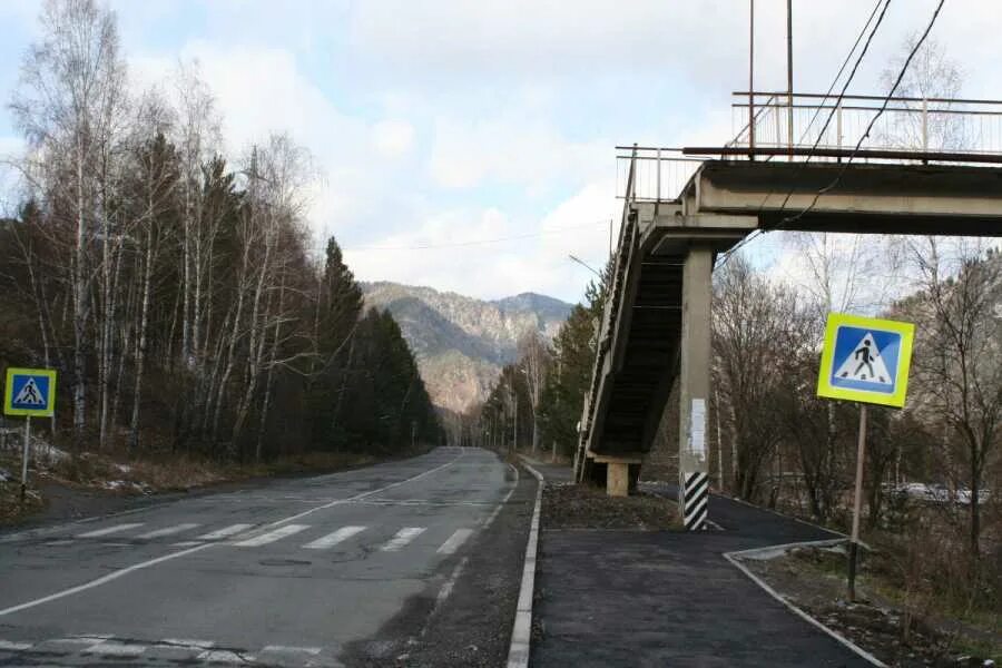 Дорога Саяногорск Черемушки. Трасса Саяногорск Черемушки. Майна Черемушки Хакасия. Посёлок Черёмушки Хакасия.