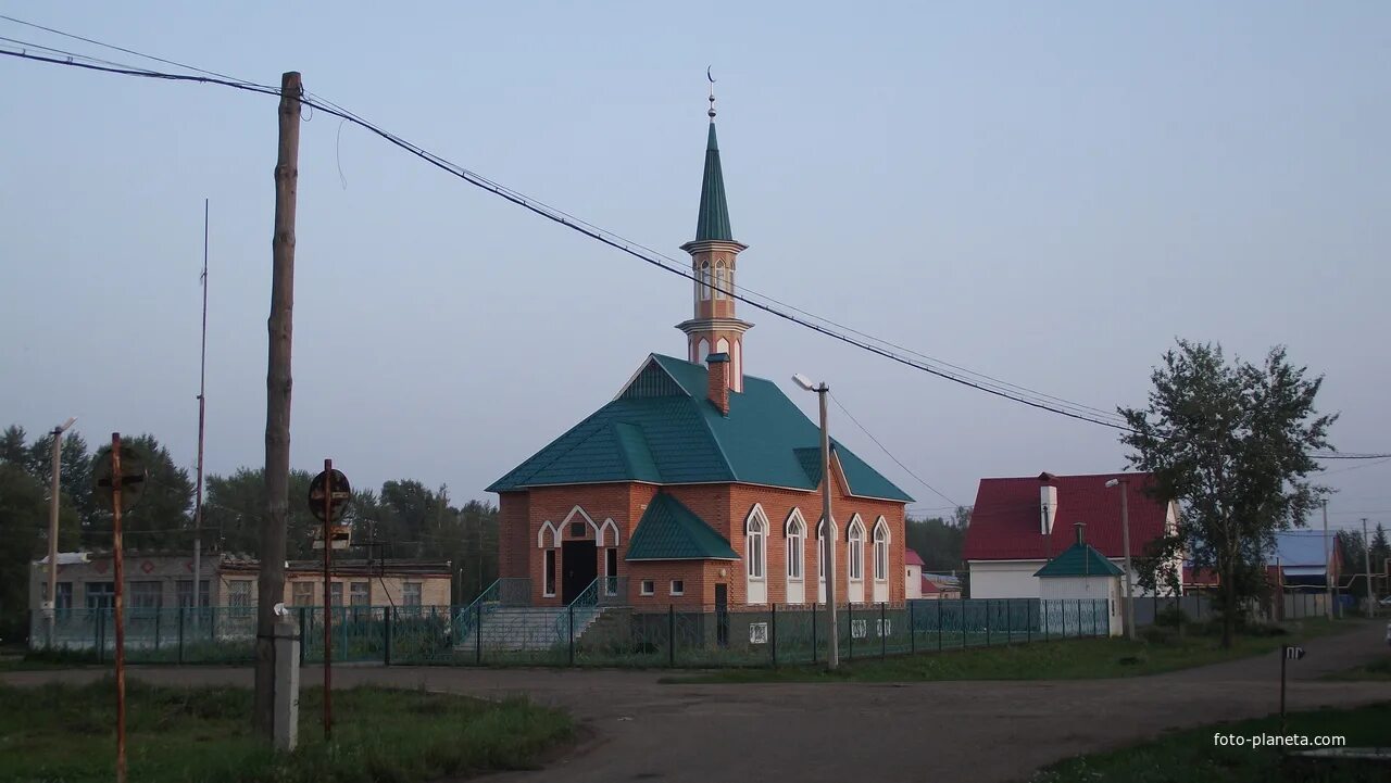 Гисметео краснохолмский. Покровский храм с Краснохолмский Калтасинский р-н. Башкортостан Калтасинский район с Краснохолмское. Красный холм Калтасинский район Церковь. Башкирия Калтасинский район поселок Краснохолмский.