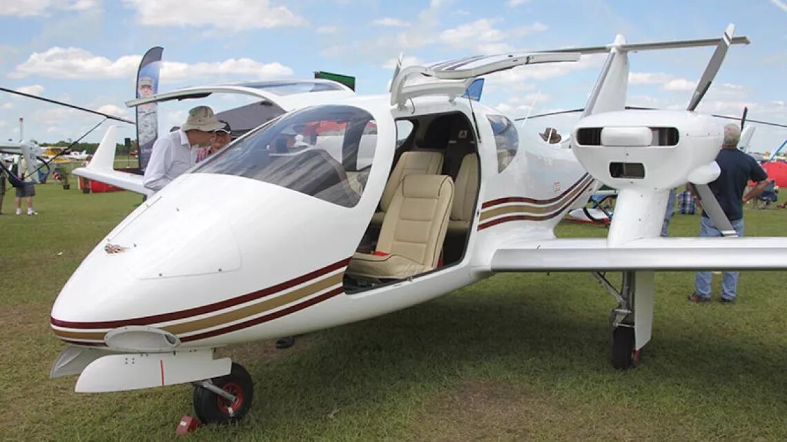 20 местный самолет. Softex aero v-24-i 4-местный. softex v24. softex v24 самолет. 2х моторный 4х местный самолет с толкательными винтами.